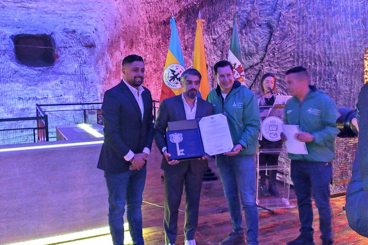 BRAVE CF president receives keys to Colombian city during successful Pan-American Combat Week