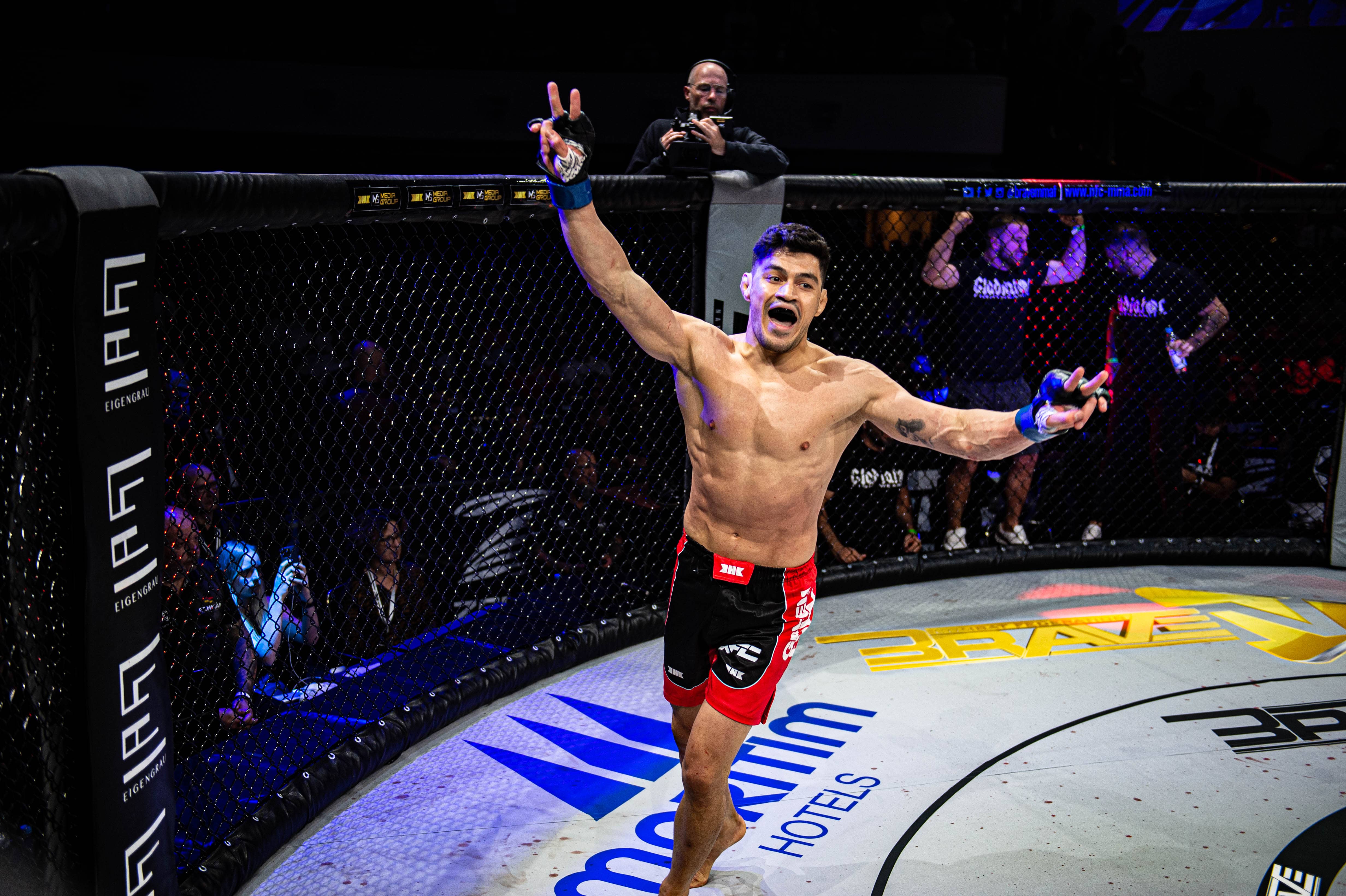 Cf champion. Barca real madrid. Порту фифа 22. Пау торрес астон вилла. Dls22 porto fc.