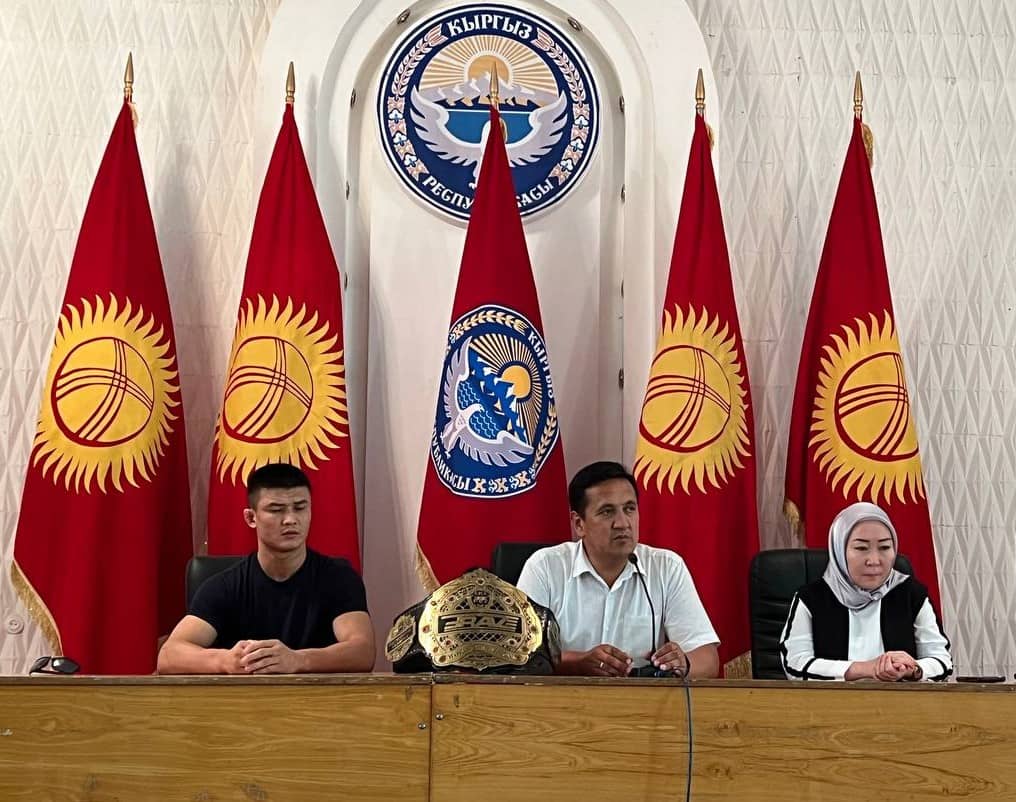 New BRAVE CF champion Nemat Abdrashitov honored by hometown mayor for world title win