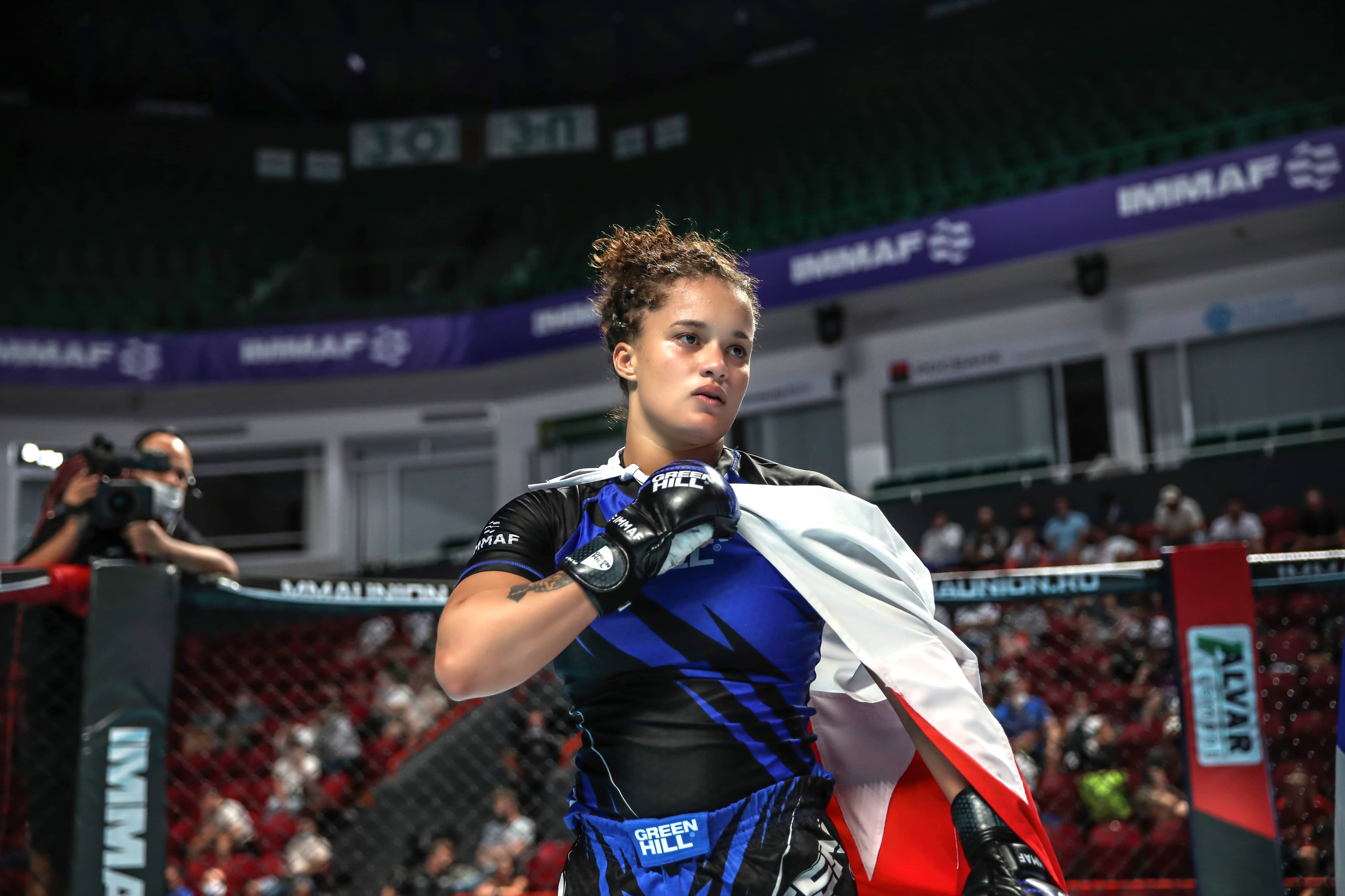 Best female amateur fighter in MMA history, Sabrina de Sousa signs for BRAVE CF