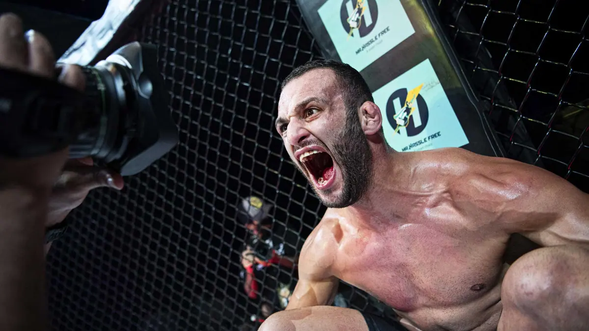 Jarrah Al-Silawi breaks two records with dominant win at BRAVE CF 43