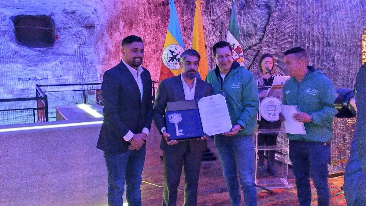 BRAVE CF president receives keys to Colombian city during successful Pan-American Combat Week