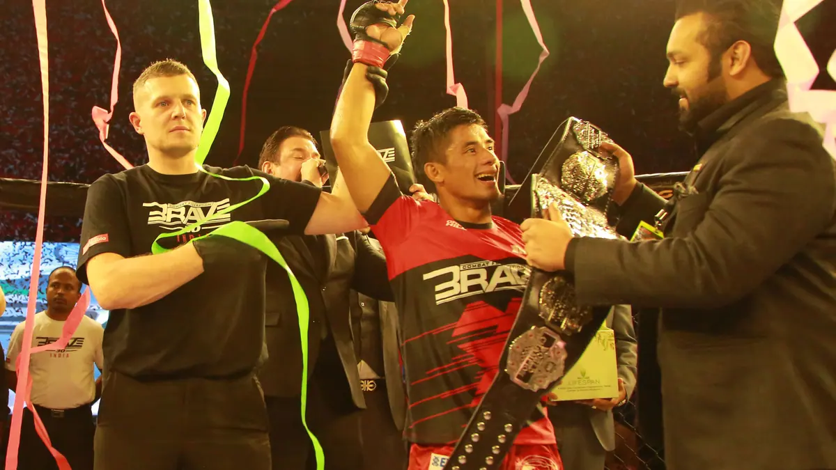 Champion Stephen Loman vows to extend BRAVE CF title defense record