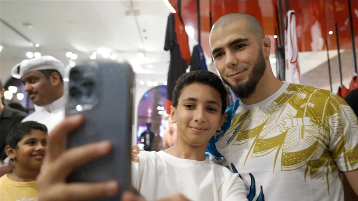 International Superstar Muhammad Mokaev Inspires Fans at BRAVE Combat Federation Meet & Greet, in Bahrain